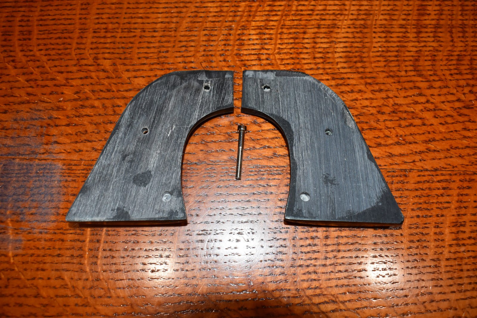 RUGER NEW MODEL BLACKHAWK OR OLD VAQUERO SMOOTH BUFFALO HORN GRIPS RBHBH21 - Image 4