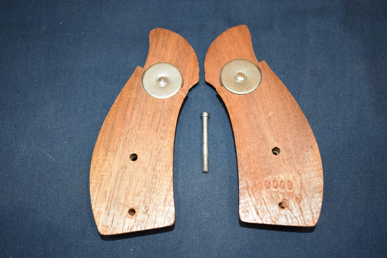 SMITH & WESSON K FRAME SQUARE BUTT FACTORY MAGNA GRIPS KRBM15 - Image 4