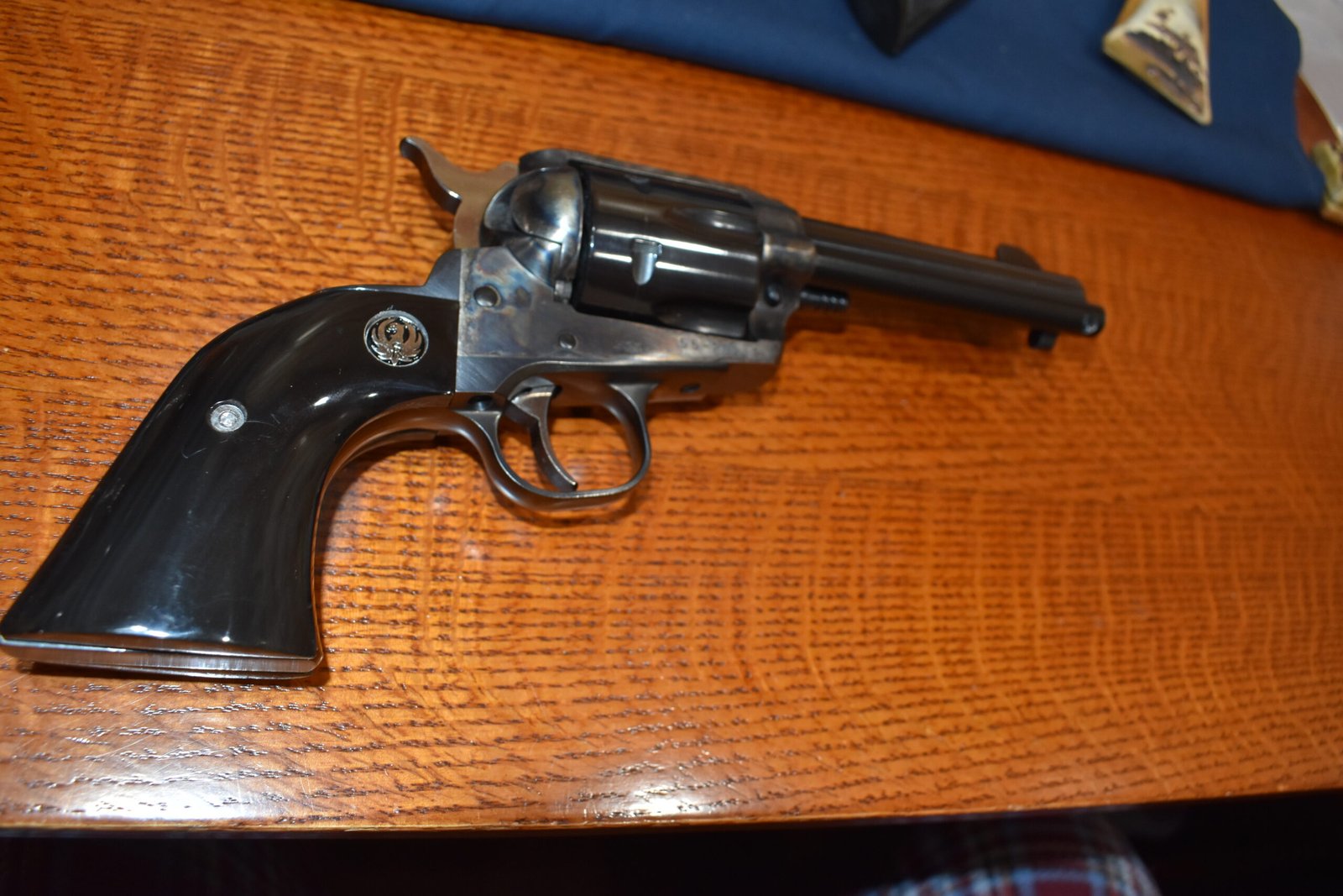 RUGER NEW MODEL BLACKHAWK OR OLD VAQUERO SMOOTH BUFFALO HORN GRIPS RBHBH21 - Image 8