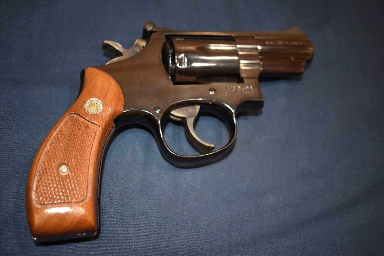 SMITH & WESSON K FRAME SQUARE BUTT FACTORY MAGNA GRIPS KRBM15 - Image 8
