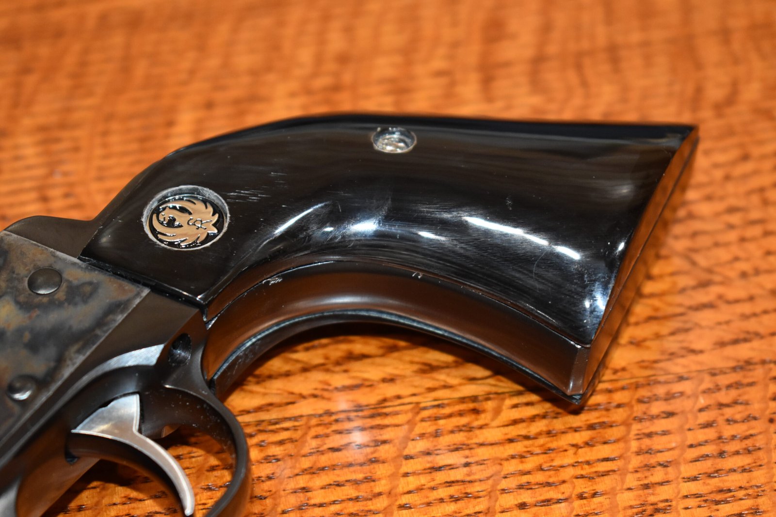 RUGER NEW MODEL BLACKHAWK OR OLD VAQUERO SMOOTH BUFFALO HORN GRIPS RBHBH21 - Image 13