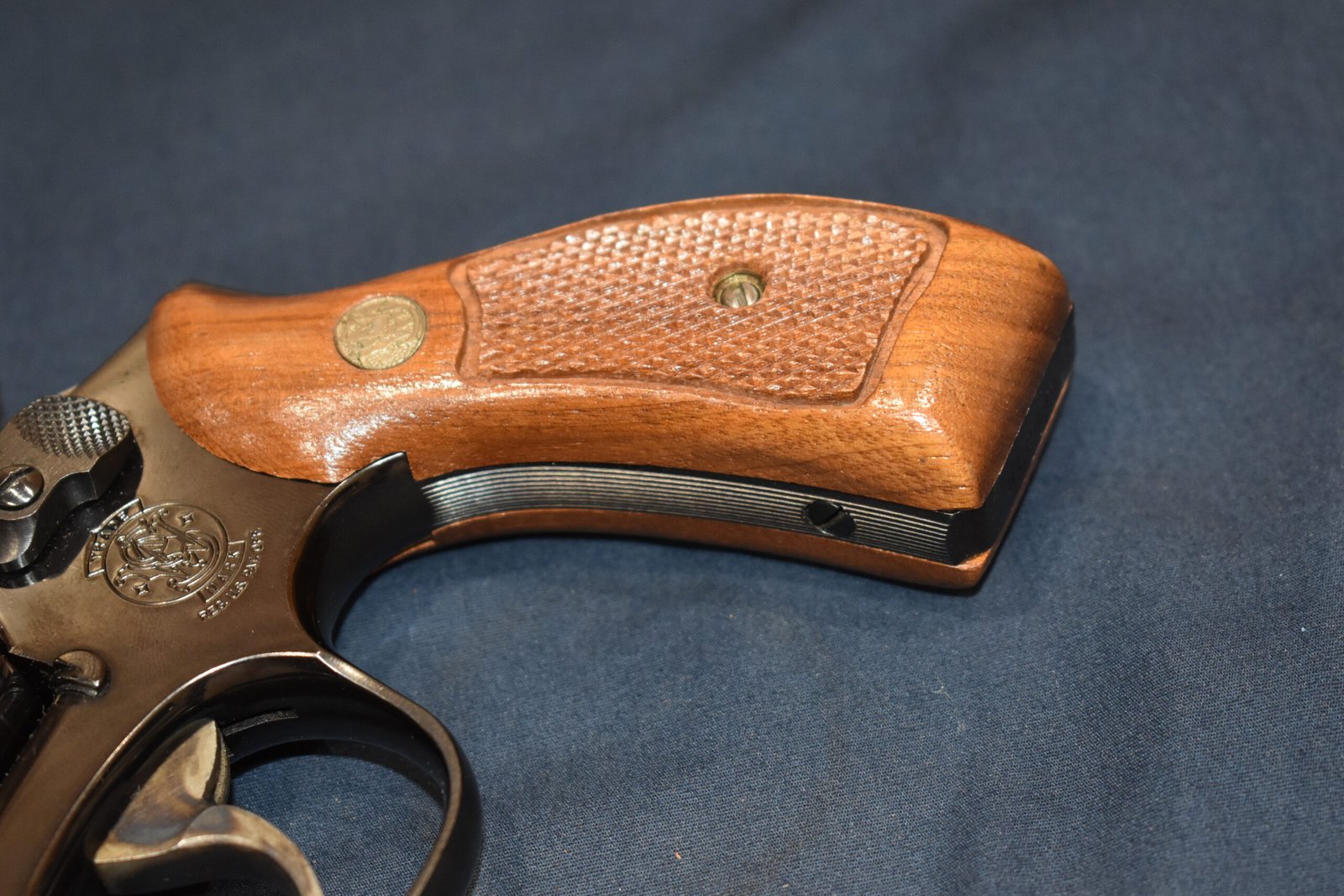 SMITH & WESSON K FRAME SQUARE BUTT FACTORY MAGNA GRIPS KRBM15 - Image 13