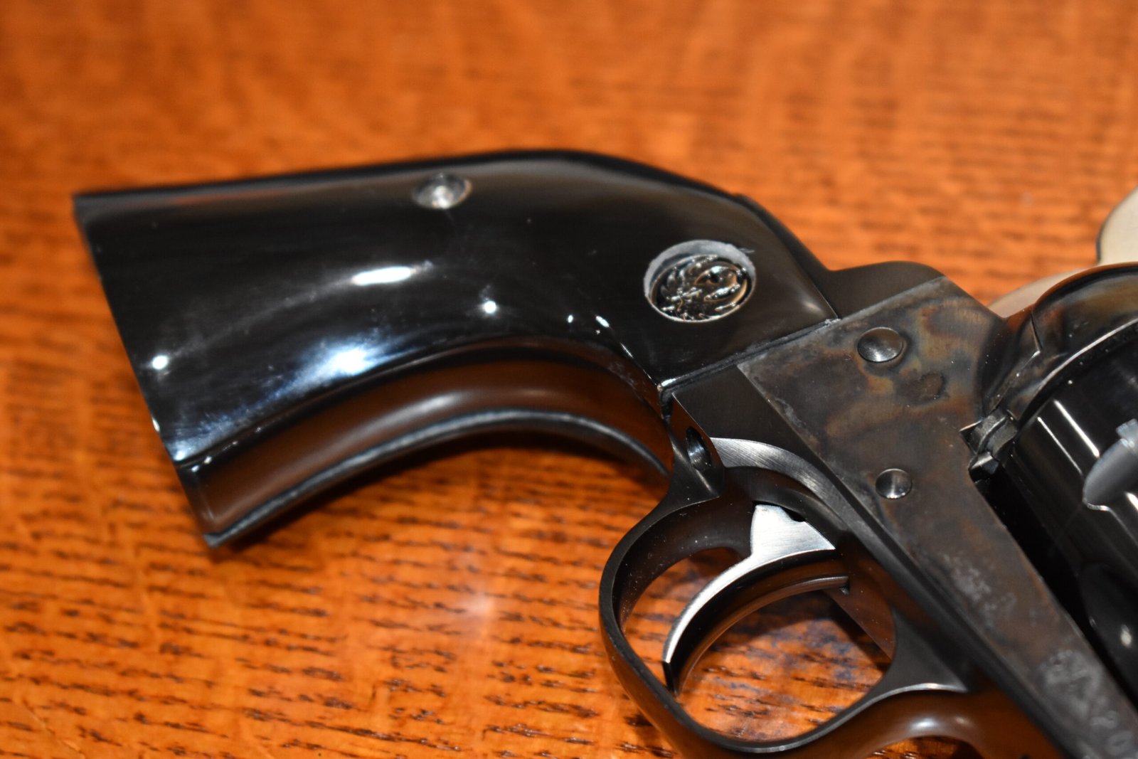 RUGER NEW MODEL BLACKHAWK OR OLD VAQUERO SMOOTH BUFFALO HORN GRIPS RBHBH21 - Image 12