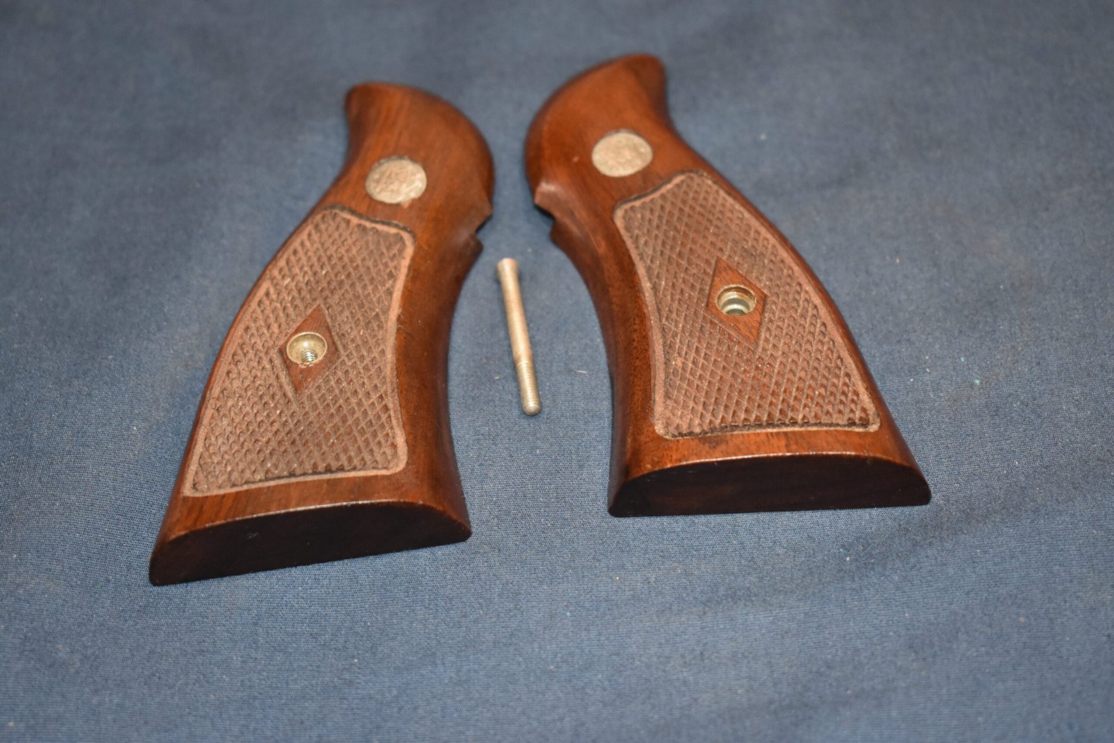 SMITH & WESSON N FRAME DIAMOND MAGNA GRIPS NDM19 - Image 3