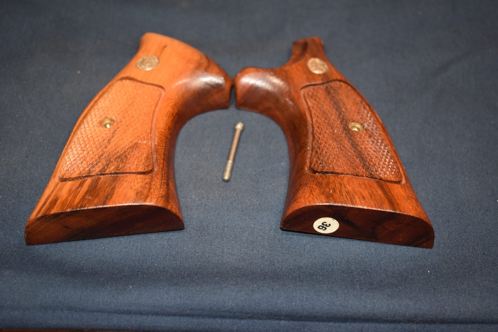 SMITH & WESSON FACTORY K FRAME TARGET GRIPS KCT33 - Image 3