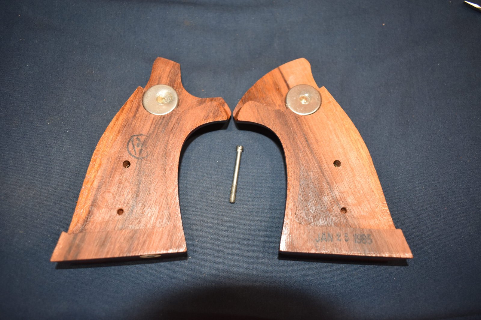 SMITH & WESSON FACTORY K FRAME TARGET GRIPS KCT33 - Image 4
