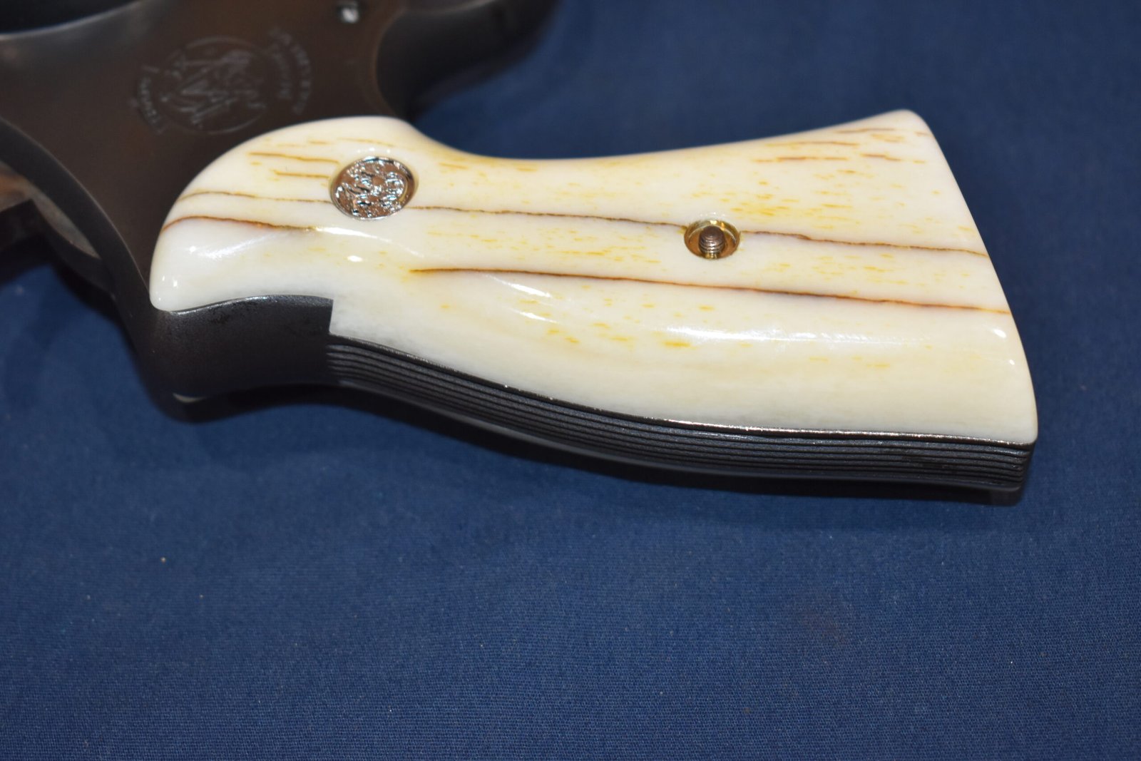 SMITH & WESSON N FRAME PREMIUM GRADE GIRAFFE BONE GRIPS SWNGB21 - Image 7