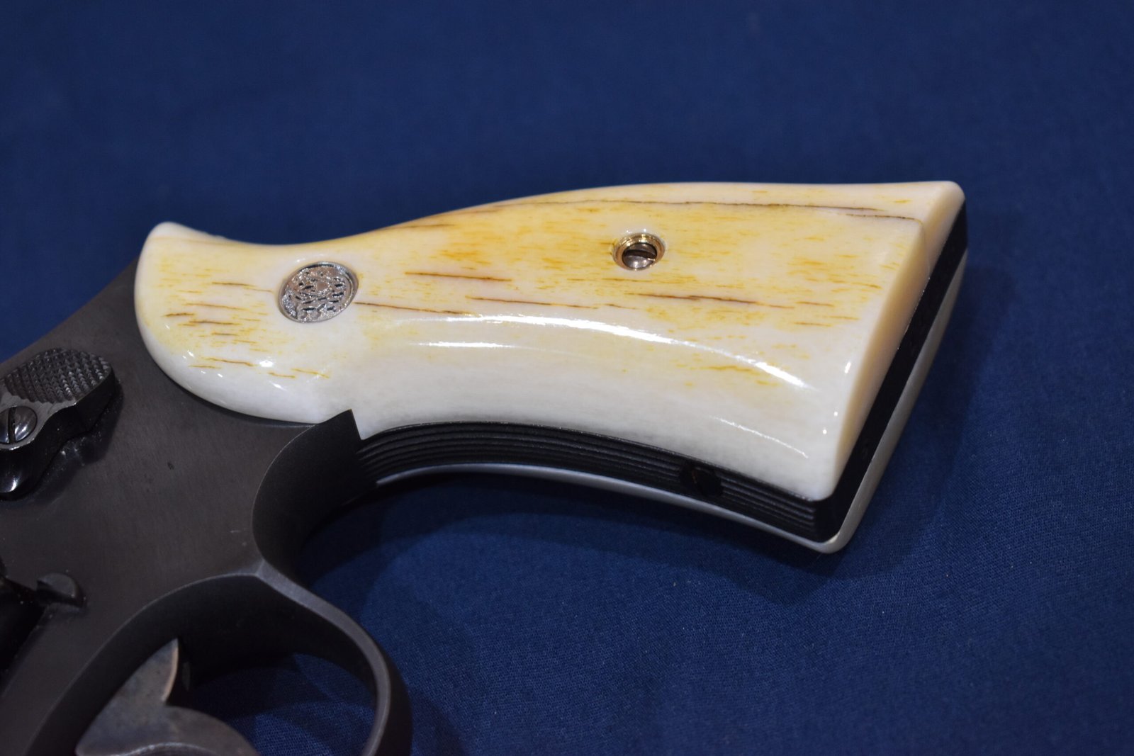 SMITH & WESSON N FRAME PREMIUM GRADE GIRAFFE BONE GRIPS SWNGB21 - Image 13