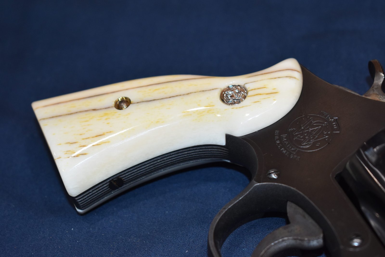 SMITH & WESSON N FRAME PREMIUM GRADE GIRAFFE BONE GRIPS SWNGB21 - Image 12