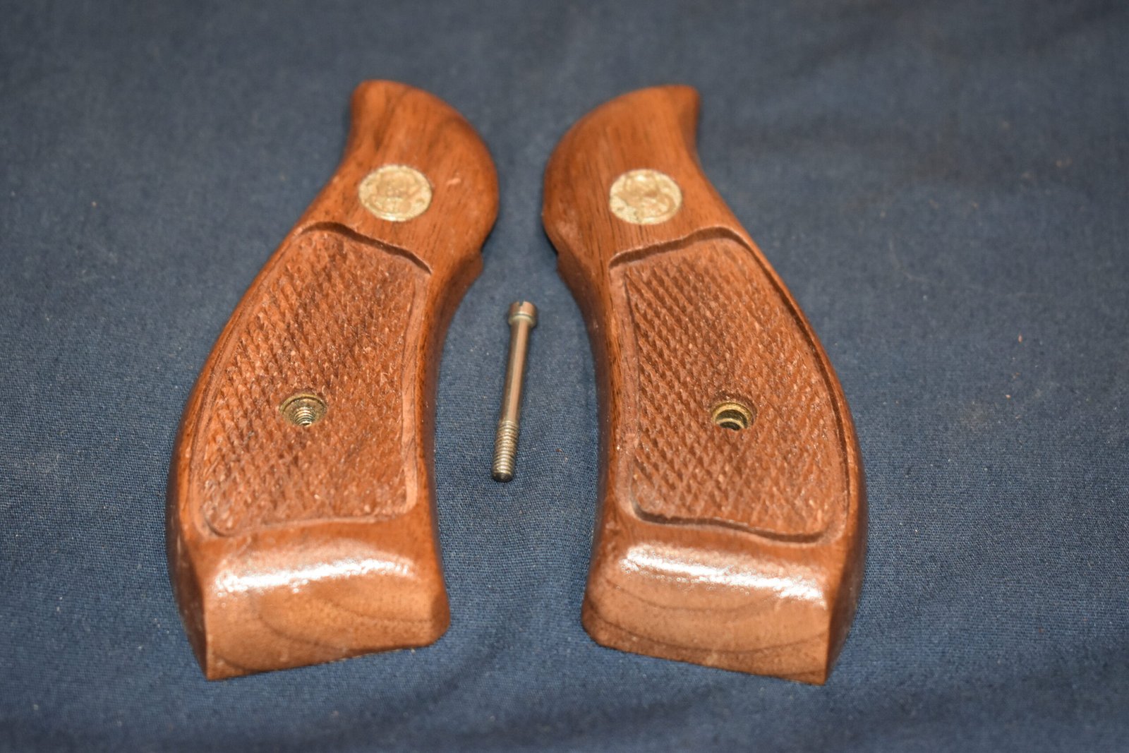 SMITH & WESSON K FRAME NOS SQUARE BUTT FACTORY MAGNA GRIPS KRBM17 - Image 4