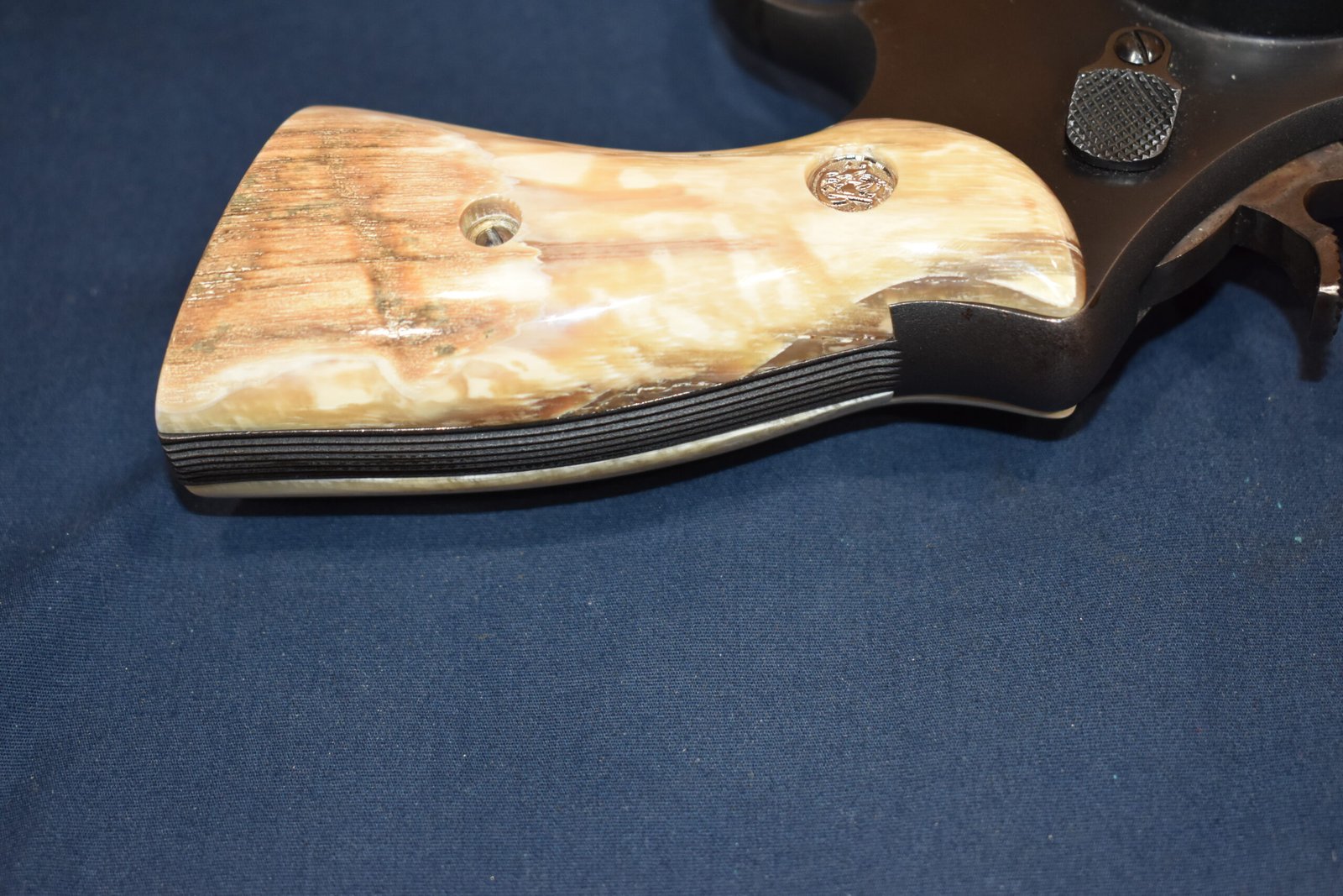 SMITH & WESSON N FRAME MAMMOTH IVORY GRIPS NMI7 - Image 6