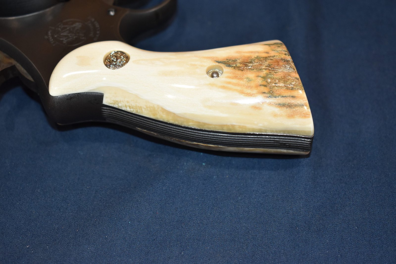 SMITH & WESSON N FRAME MAMMOTH IVORY GRIPS NMI7 - Image 7