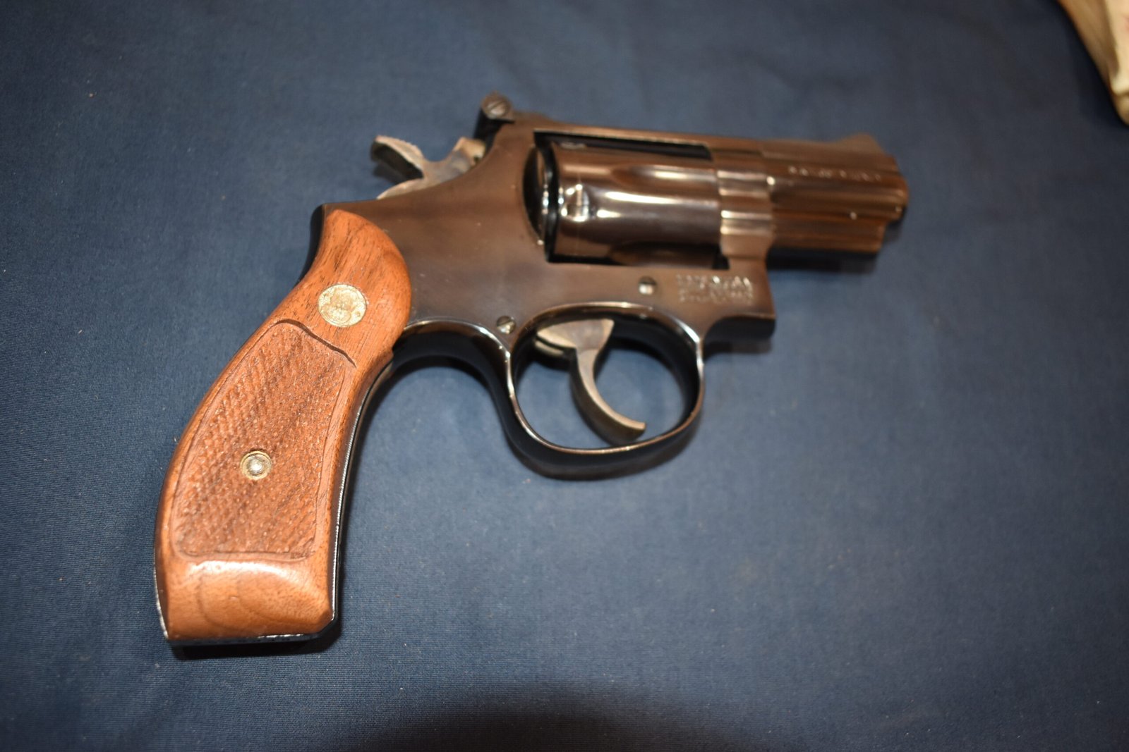SMITH & WESSON K FRAME NOS SQUARE BUTT FACTORY MAGNA GRIPS KRBM17 - Image 9