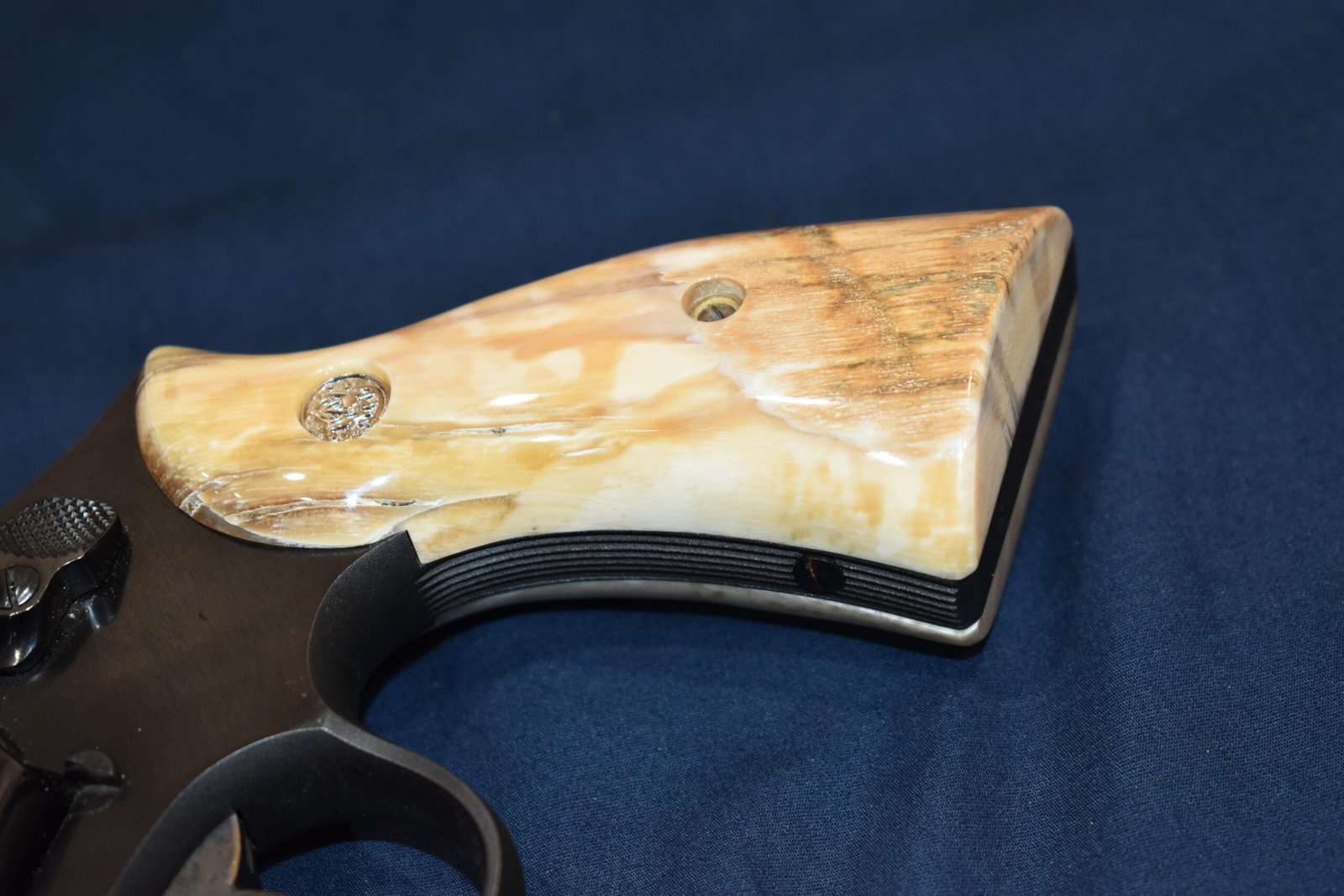 SMITH & WESSON N FRAME MAMMOTH IVORY GRIPS NMI7 - Image 12