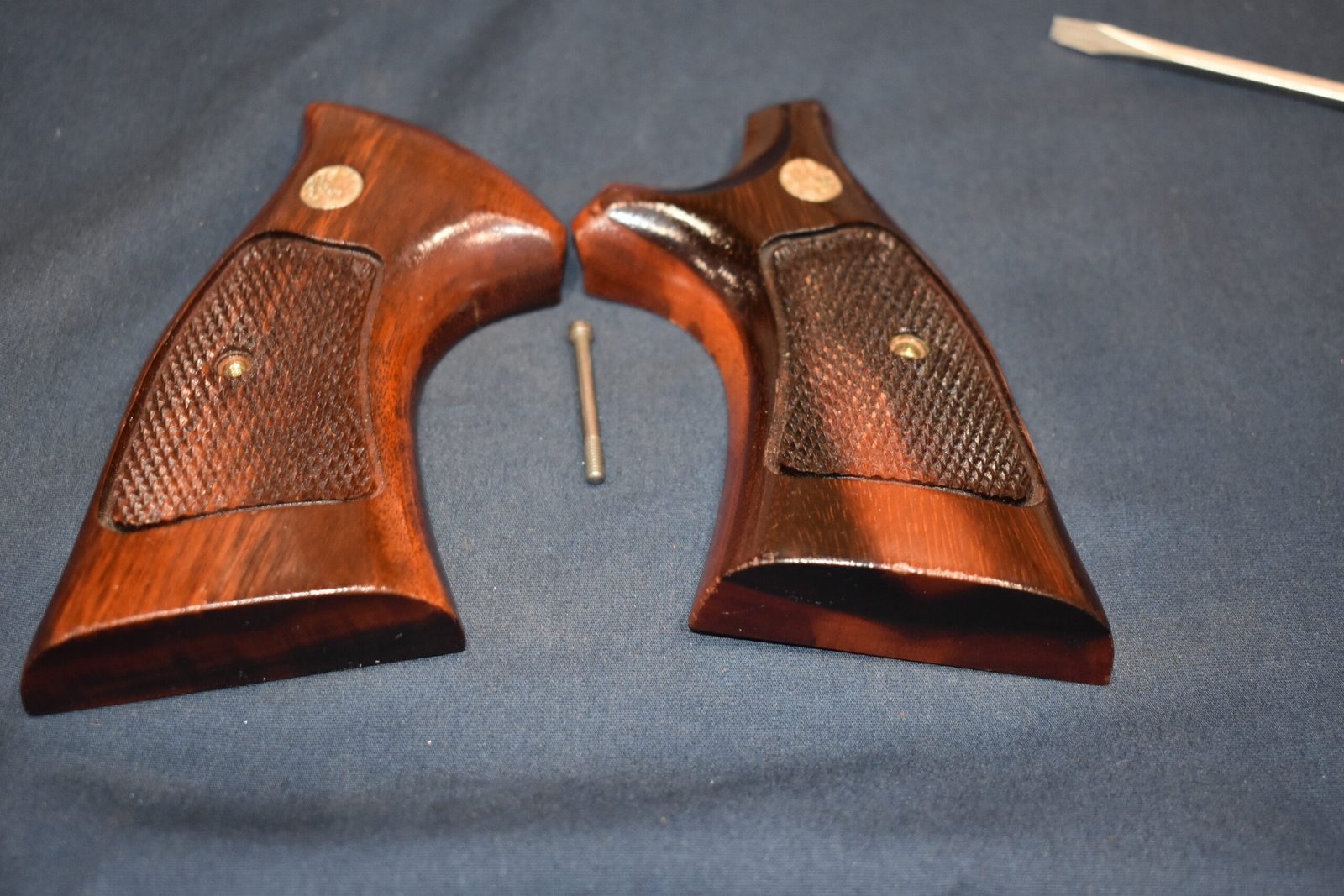 SMITH & WESSON FACTORY K FRAME TARGET GRIPS KCT34 - Image 3