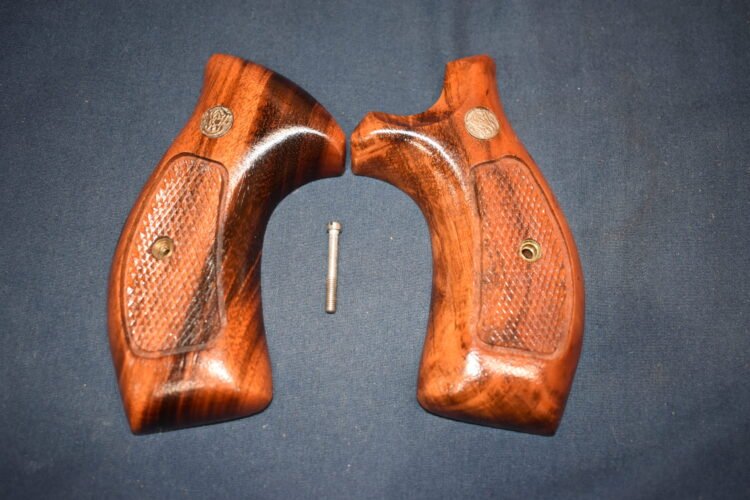SMITH & WESSON FACTORY K FRAME ROUND BUTT GONCALO ALVES TARGET GRIPS KRBT10