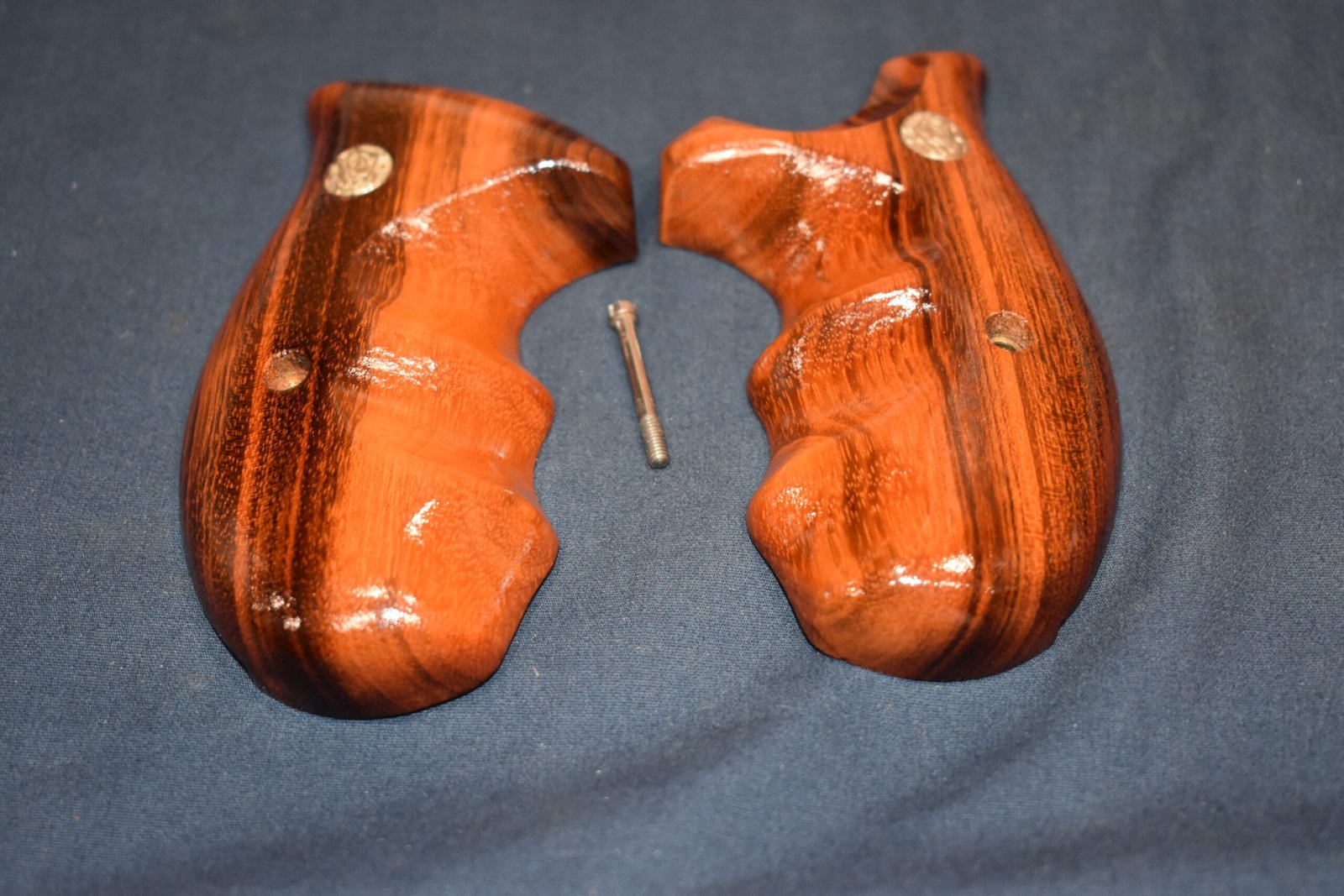 SMITH & WESSON K FRAME FACTORY ROUND BUTT COMBAT GRIPS KRBC12 - Image 3