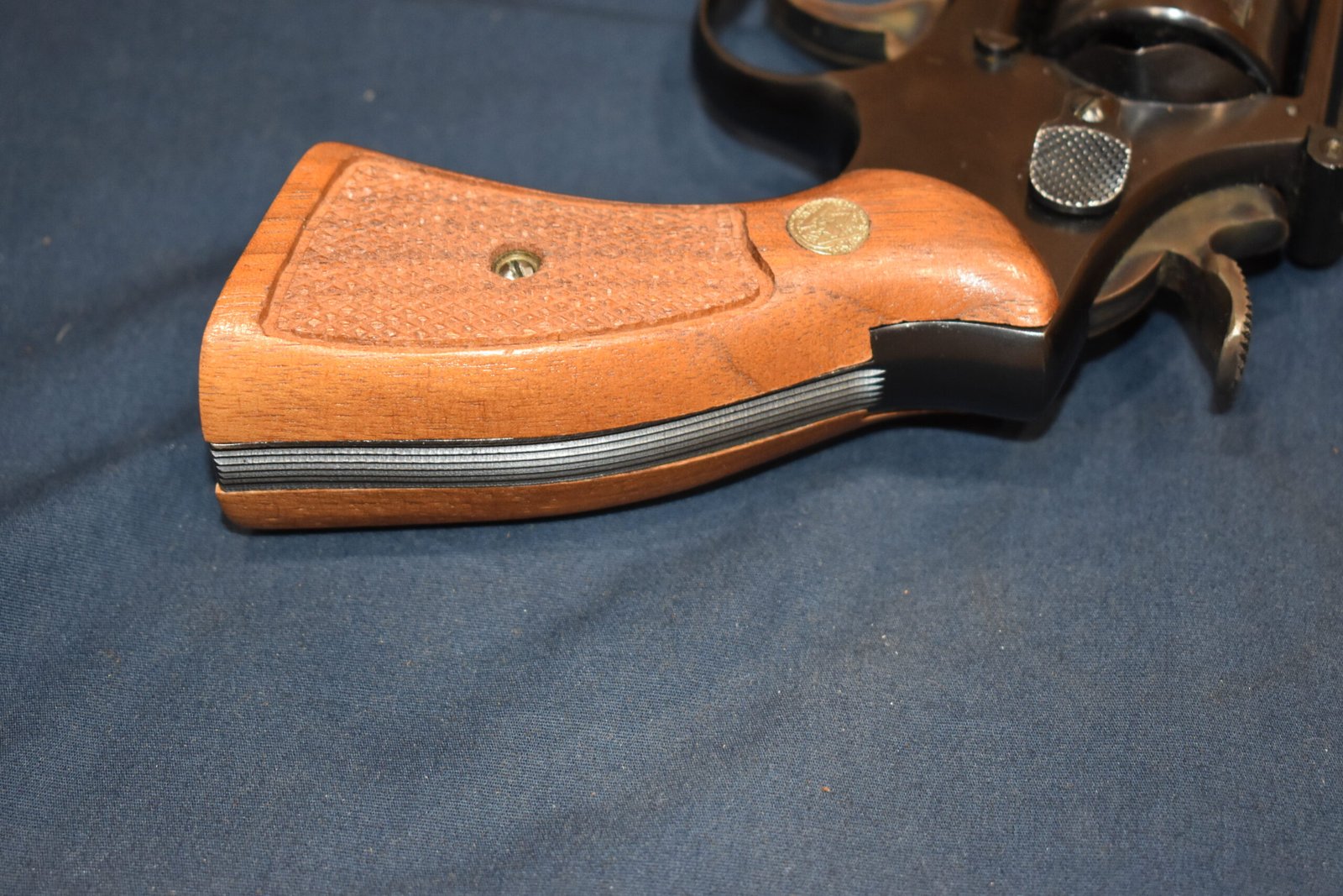 SMITH & WESSON K FRAME SQUARE BUTT MAGNA GRIPS KSQM15 - Image 6