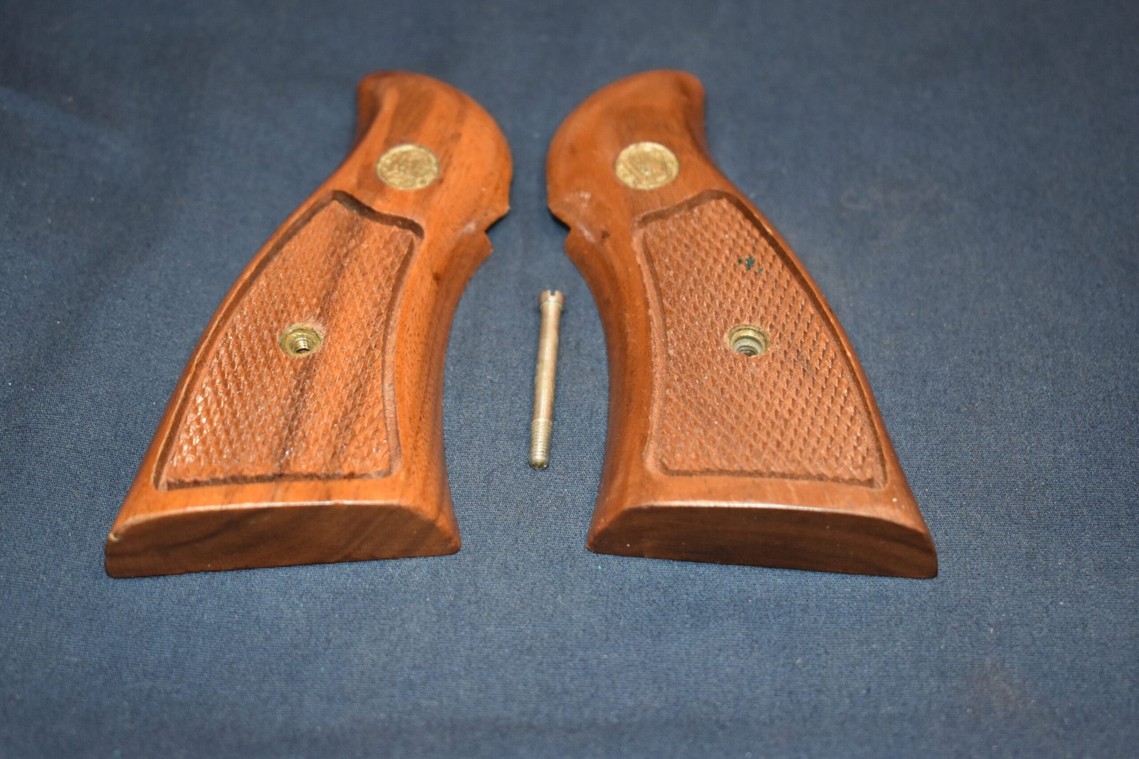 SMITH & WESSON N FRAME MAGNA GRIPS SWNM16 - Image 3