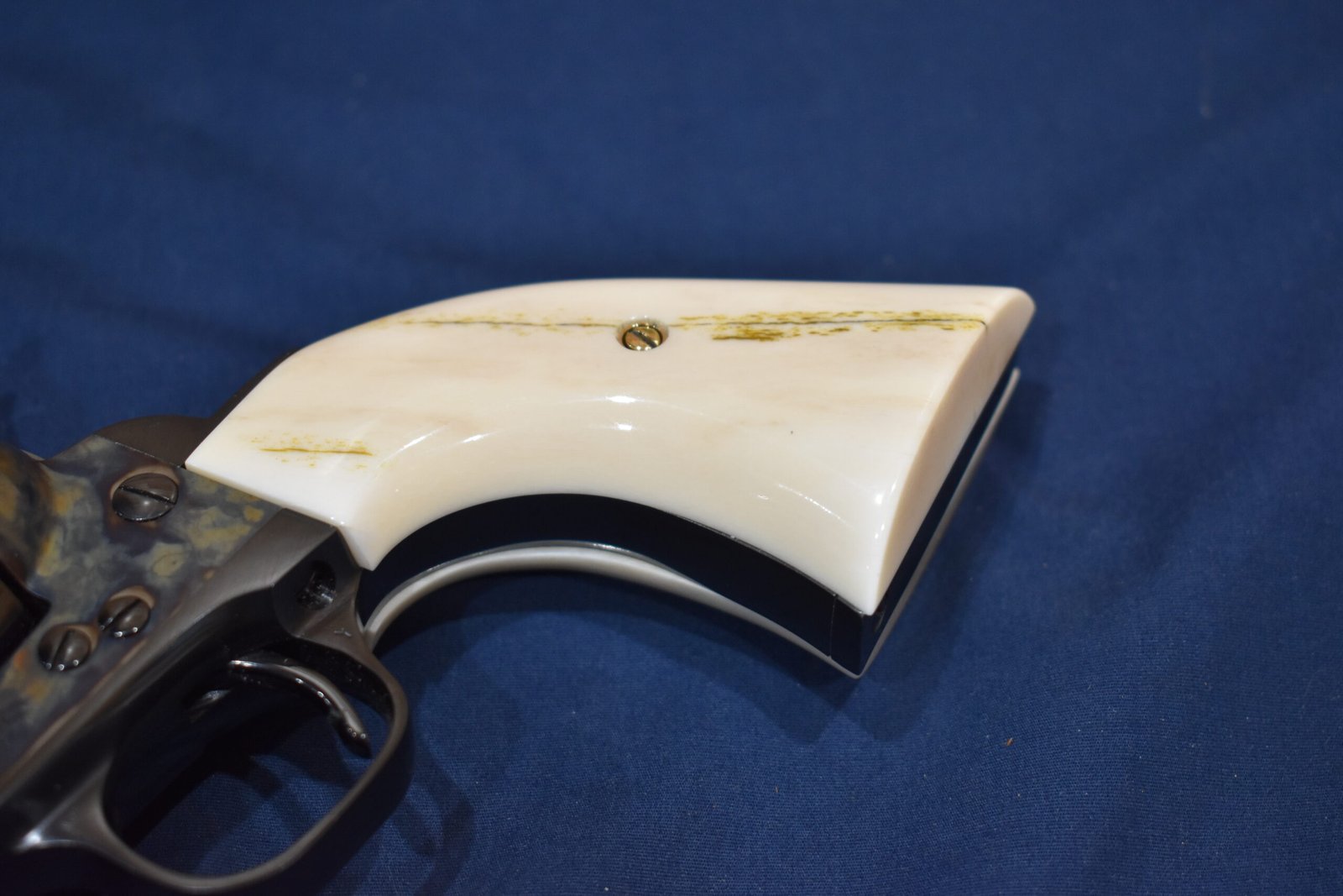 COLT SINGLE ACTION ARMY (S.A.A.) PREMIUM GRADE GIRAFFE BONE GRIPS SAAGB10 - Image 13