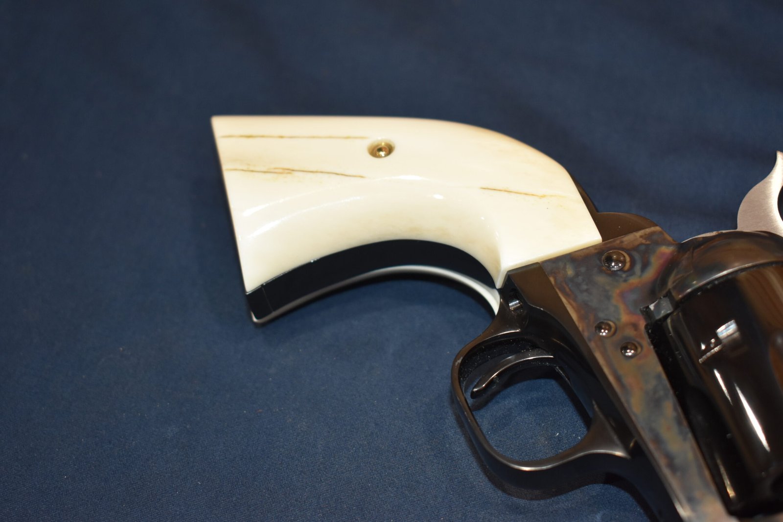 COLT SINGLE ACTION ARMY (S.A.A.) PREMIUM GRADE GIRAFFE BONE GRIPS SAAGB10 - Image 4