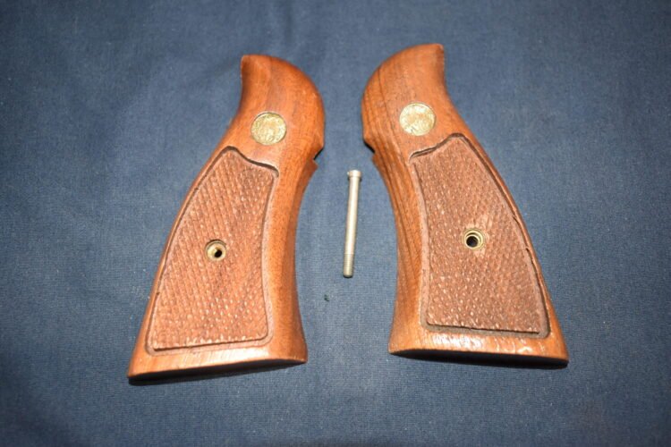 SMITH & WESSON N FRAME MAGNA GRIPS SWNM17