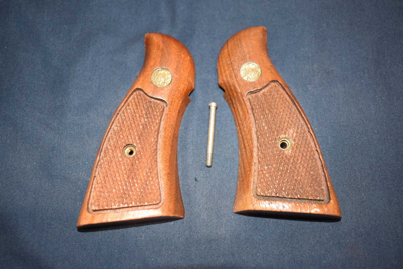 SMITH & WESSON N FRAME MAGNA GRIPS SWNM17
