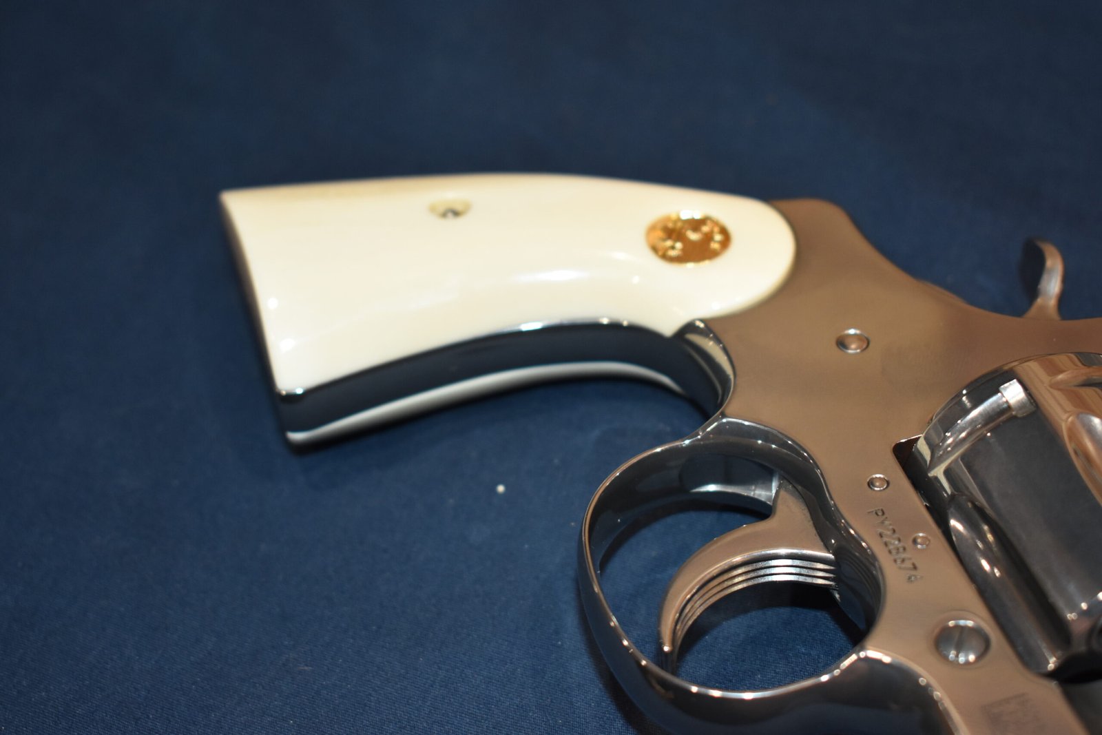 COLT PYTHON PREMIUM GRADE GIRAFFE BONE GRIPS CPGB28 - Image 12