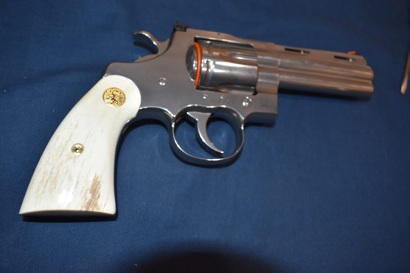 COLT PYTHON PREMIUM GRADE GIRAFFE BONE GRIPS CPGB29 - Image 8