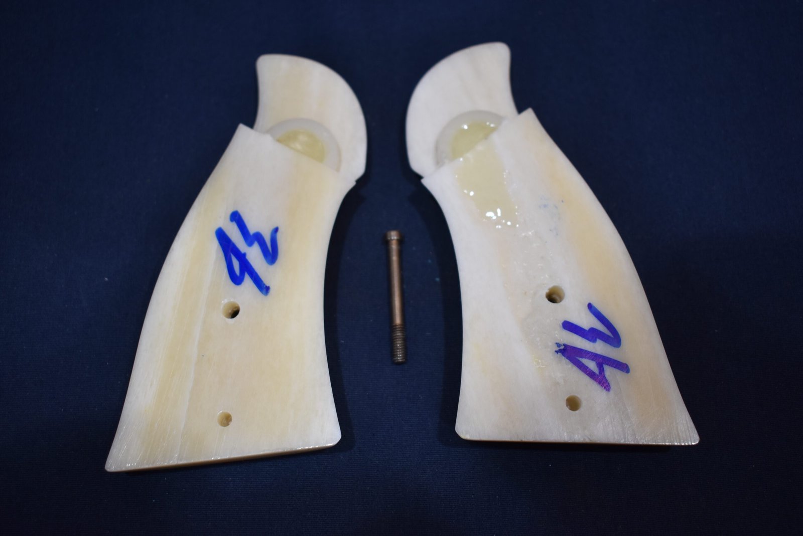 SMITH & WESSON N FRAME PREMIUM GRADE GIRAFFE BONE GRIPS SWNGB21 - Image 4