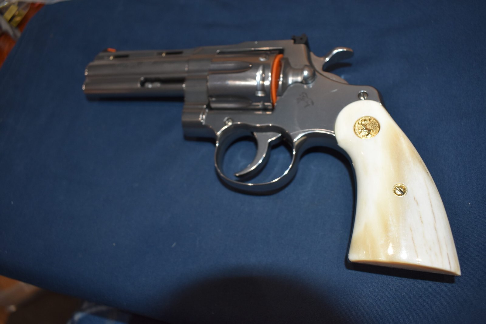 COLT PYTHON PREMIUM GRADE GIRAFFE BONE GRIPS CPGB30 - Image 5