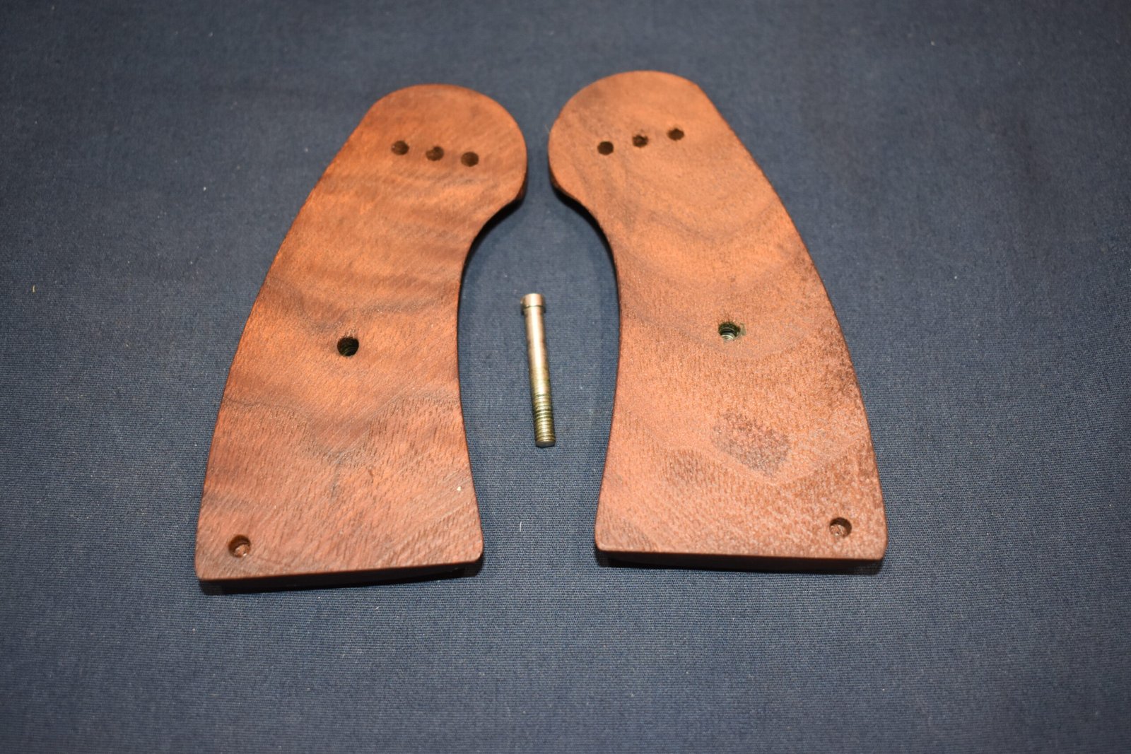 COLT FACTORY SHOOTING MASTER WOOD GRIPS CSMFW1 - Image 4