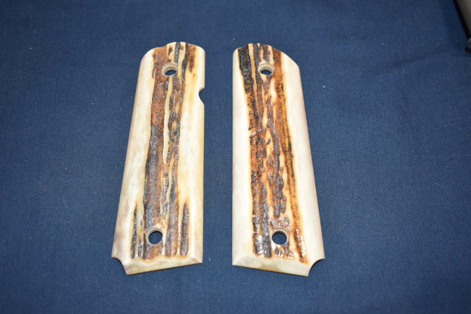 COLT 1911 VINTAGE SAMBAR STAG GRIPS 1911SS49