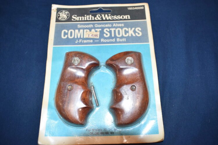 SMITH & WESSON J FRAME COMBAT GRIPS JC15