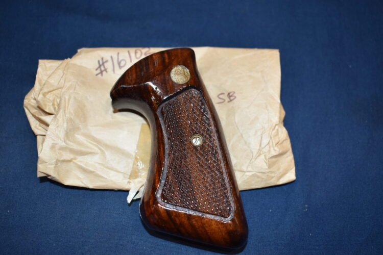 SMITH & WESSON J FRAME ROSEWOOD TARGET GRIP JT34