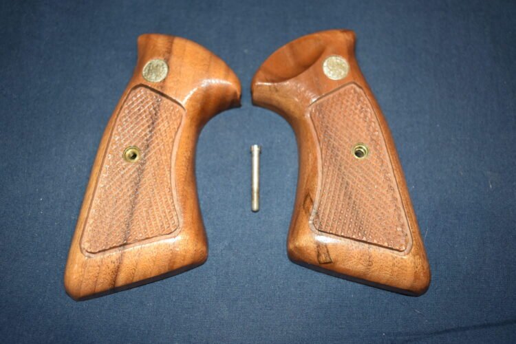 SMITH & WESSON J FRAME TARGET GRIP JT35