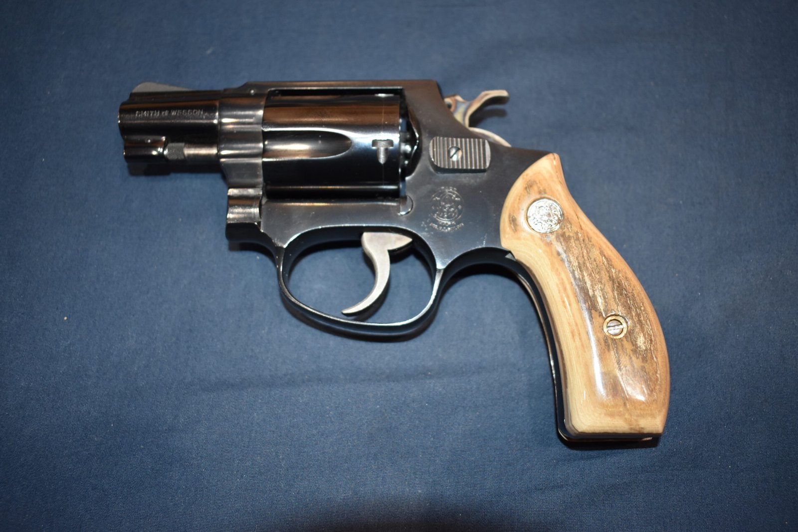 SMITH & WESSON J FRAME MAMMOTH IVORY GRIPS JMI10 - Image 5