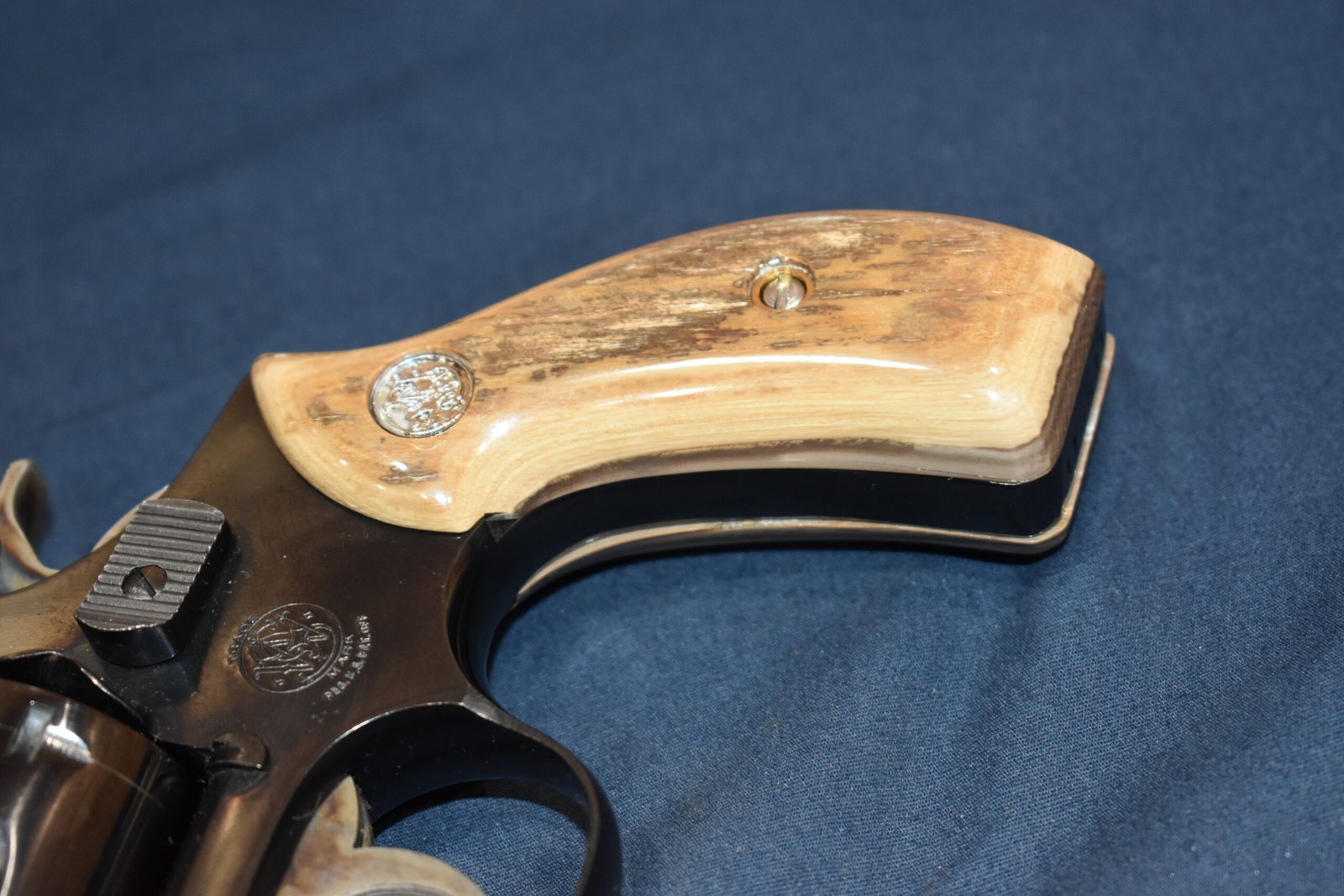 SMITH & WESSON J FRAME MAMMOTH IVORY GRIPS JMI10 - Image 13
