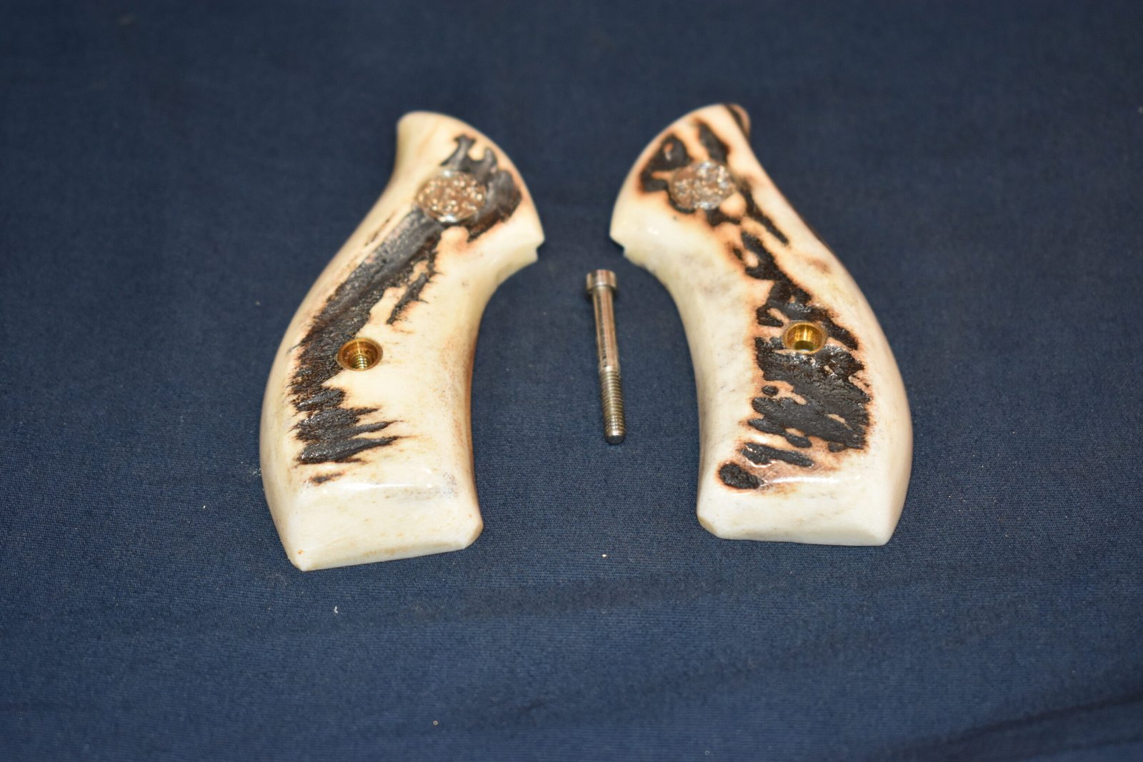 SMITH & WESSON J FRAME ROUND BUTT VINTAGE SAMBAR STAG GRIPS JRBS18 - Image 3