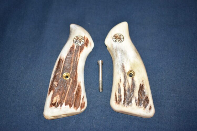 SMITH & WESSON J FRAME SQUARE BUTT SAMBAR STAG GRIPS JSQS13