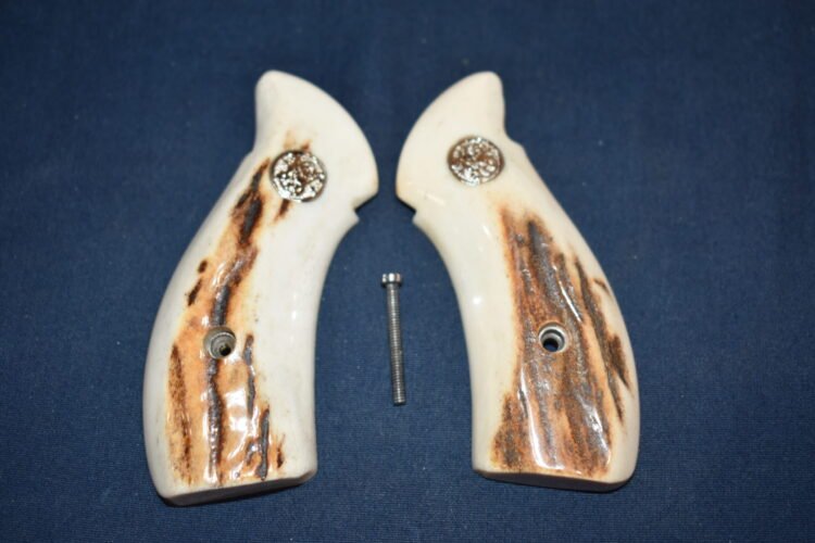 SMITH & WESSON I FRAME ROUND BUTT VINTAGE SAMBAR STAG GRIPS IRBS1