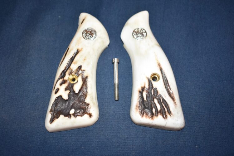 SMITH & WESSON J FRAME SQUARE BUTT SAMBAR STAG GRIPS JSQS14